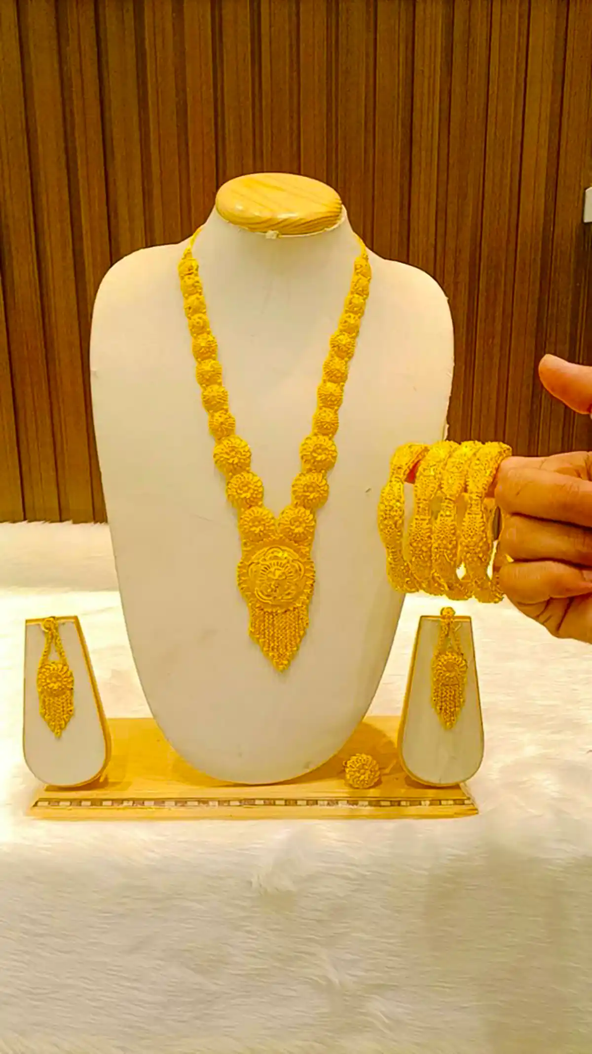 سرویس طلا نمادار هندی