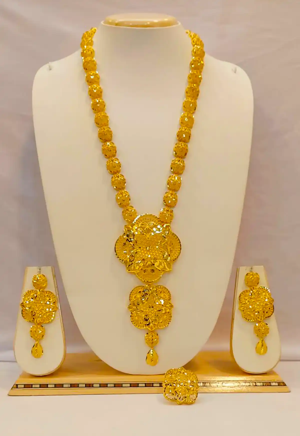 سرویس طلا نمادار هندی