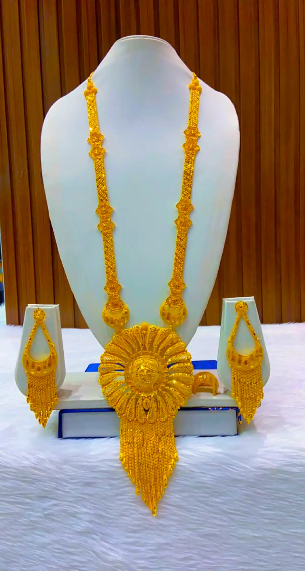 سرویس طلا نمادار هندی