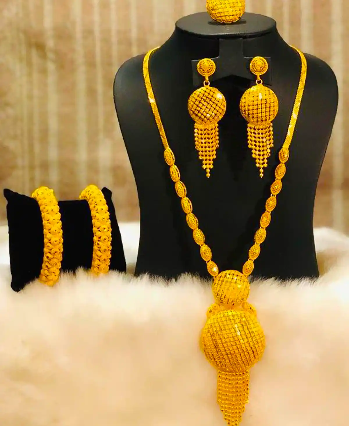 سرویس طلا نمادار هندی