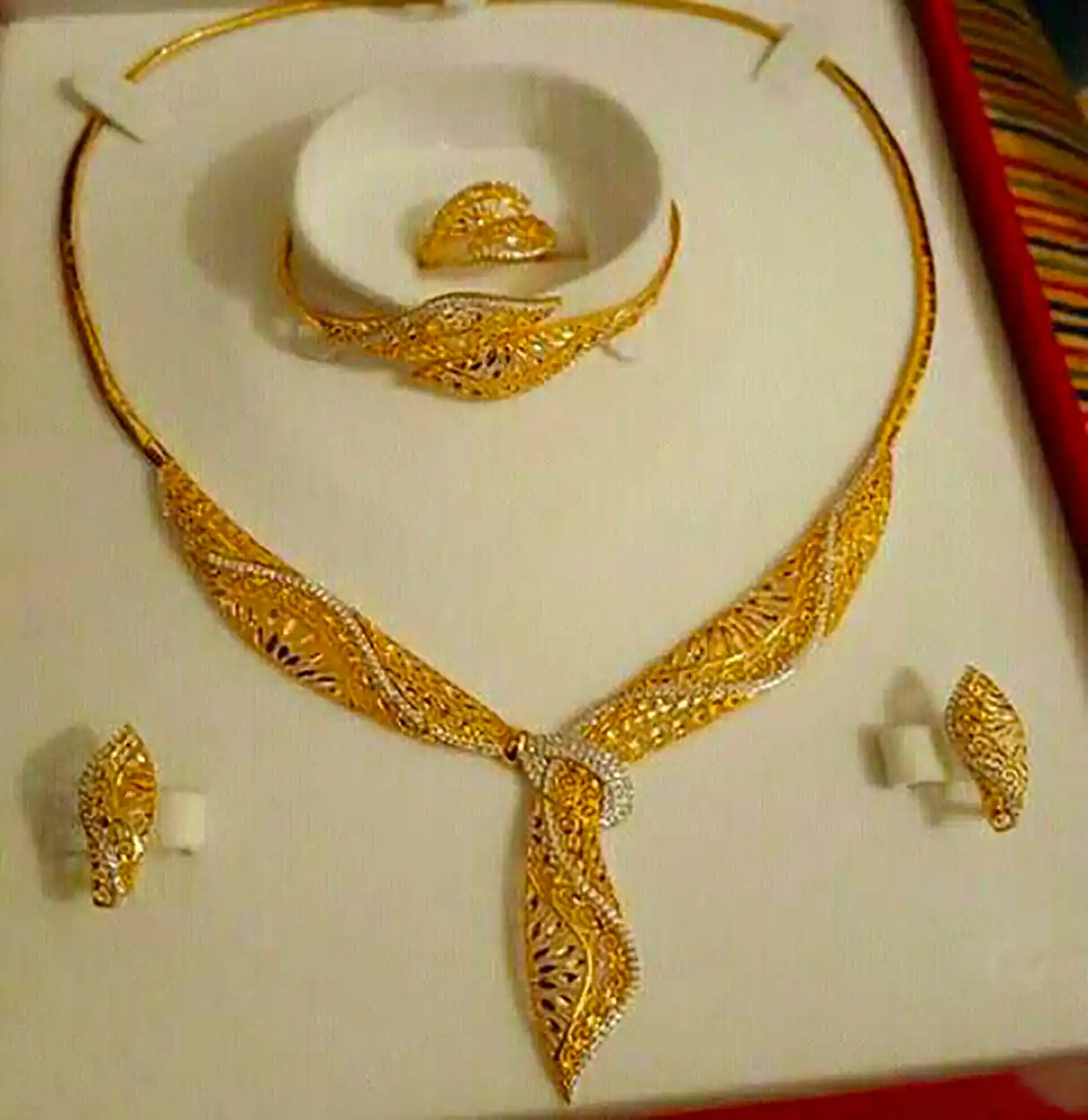 سرویس طلا زنانه زیبا و جذاب