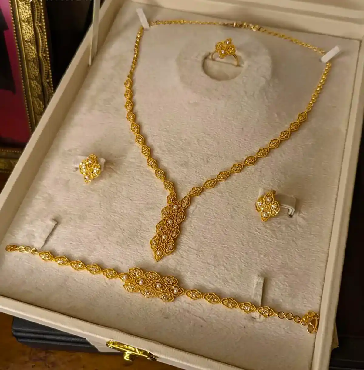 سرویس طلا زنانه زیبا و جذاب