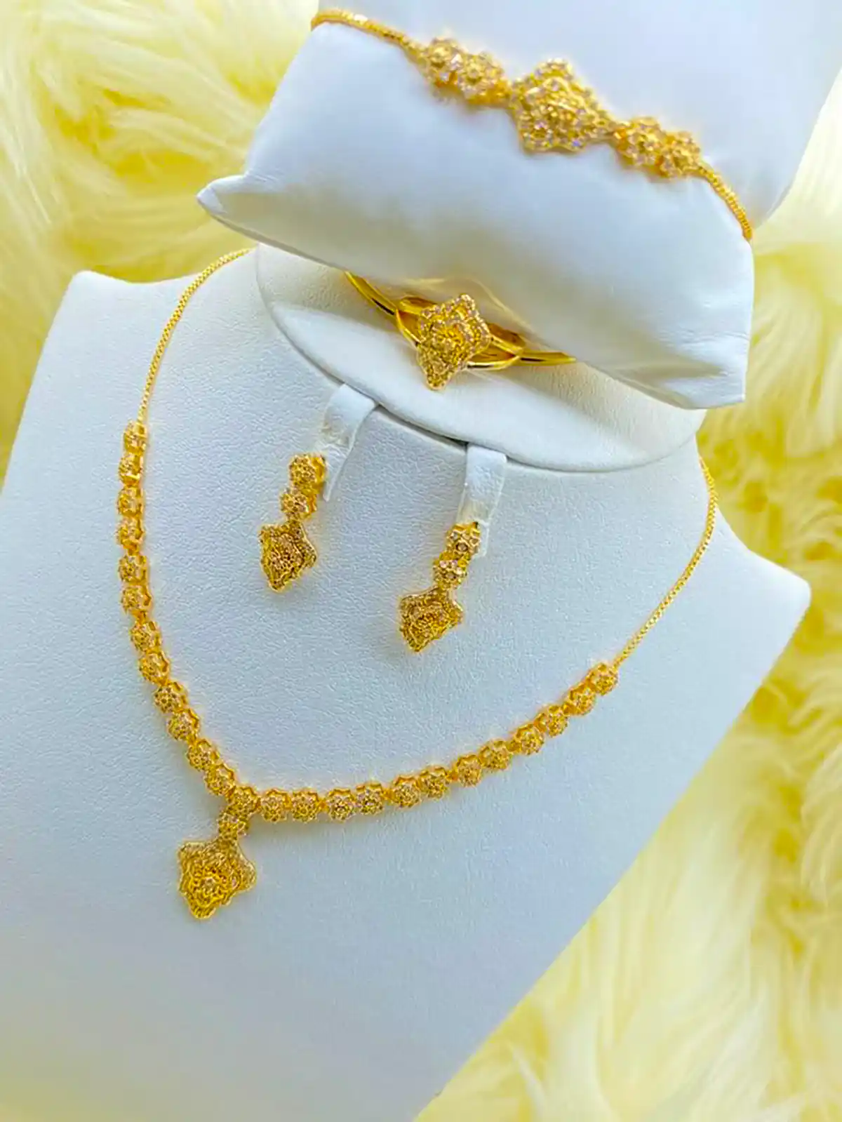 سرویس طلا زنانه زیبا و جذاب