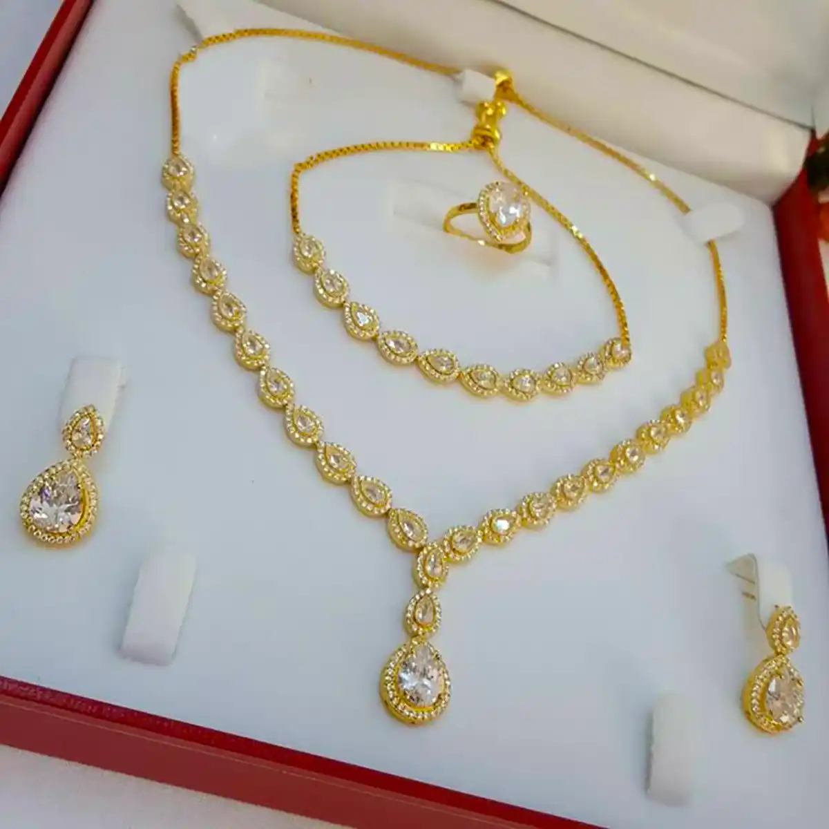 سرویس طلا زنانه زیبا و جذاب