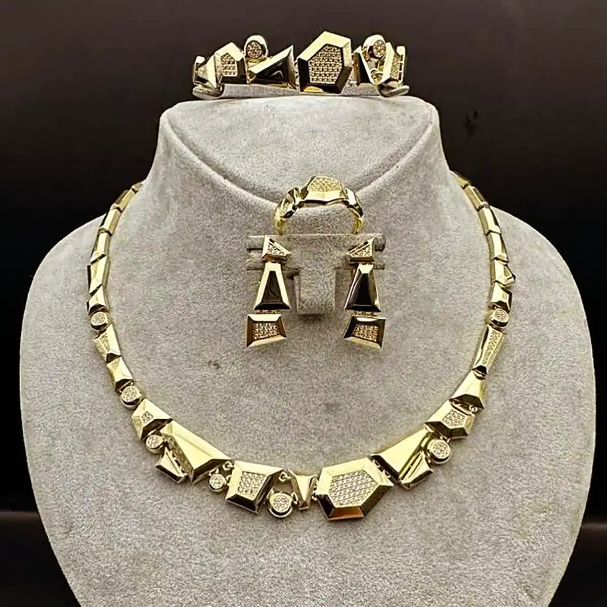 سرویس طلا زنانه زیبا و جذاب