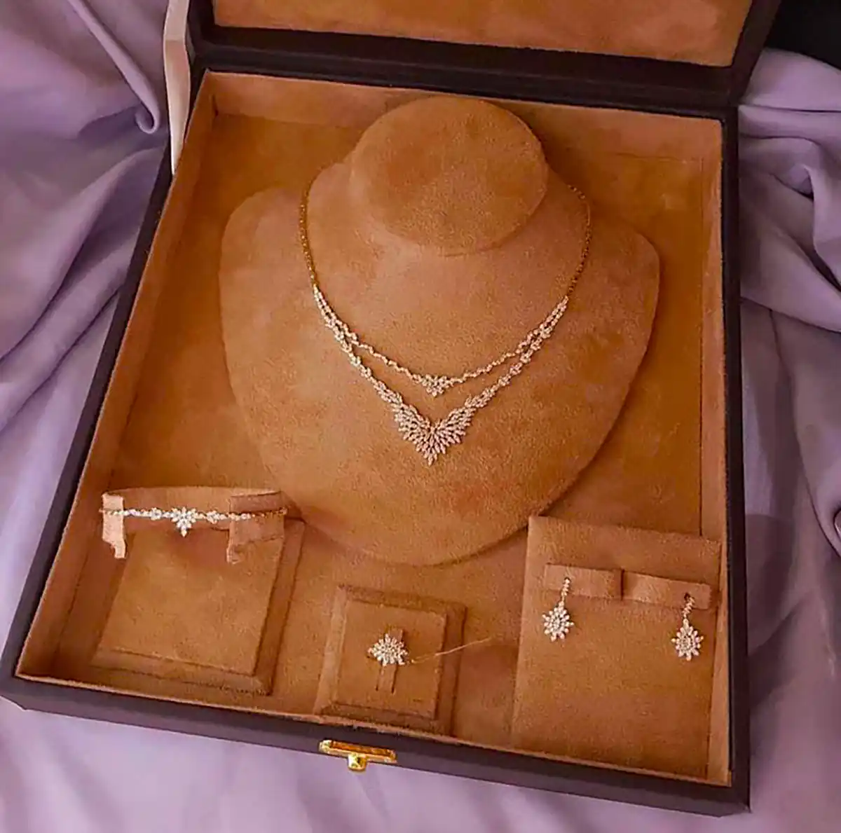 سرویس طلا زنانه زیبا و جذاب