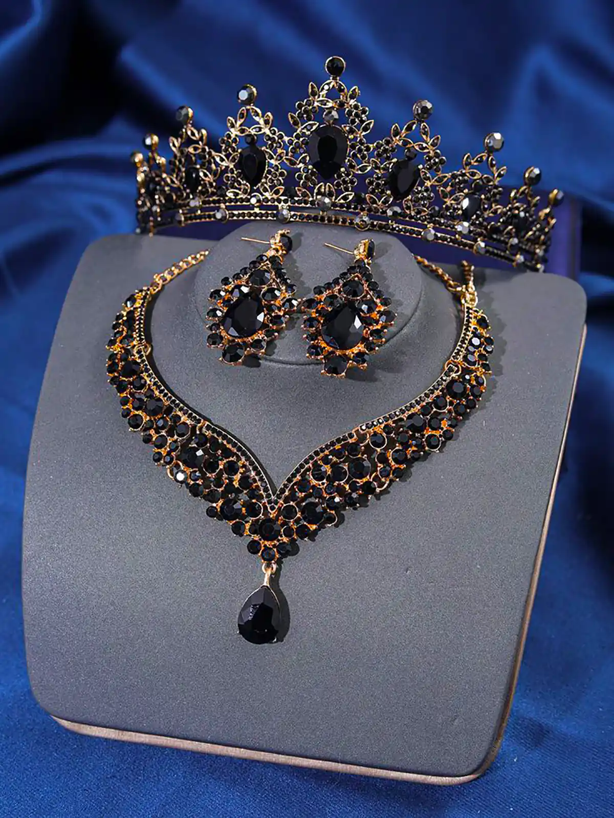 تاج و جواهرات شیک عروس