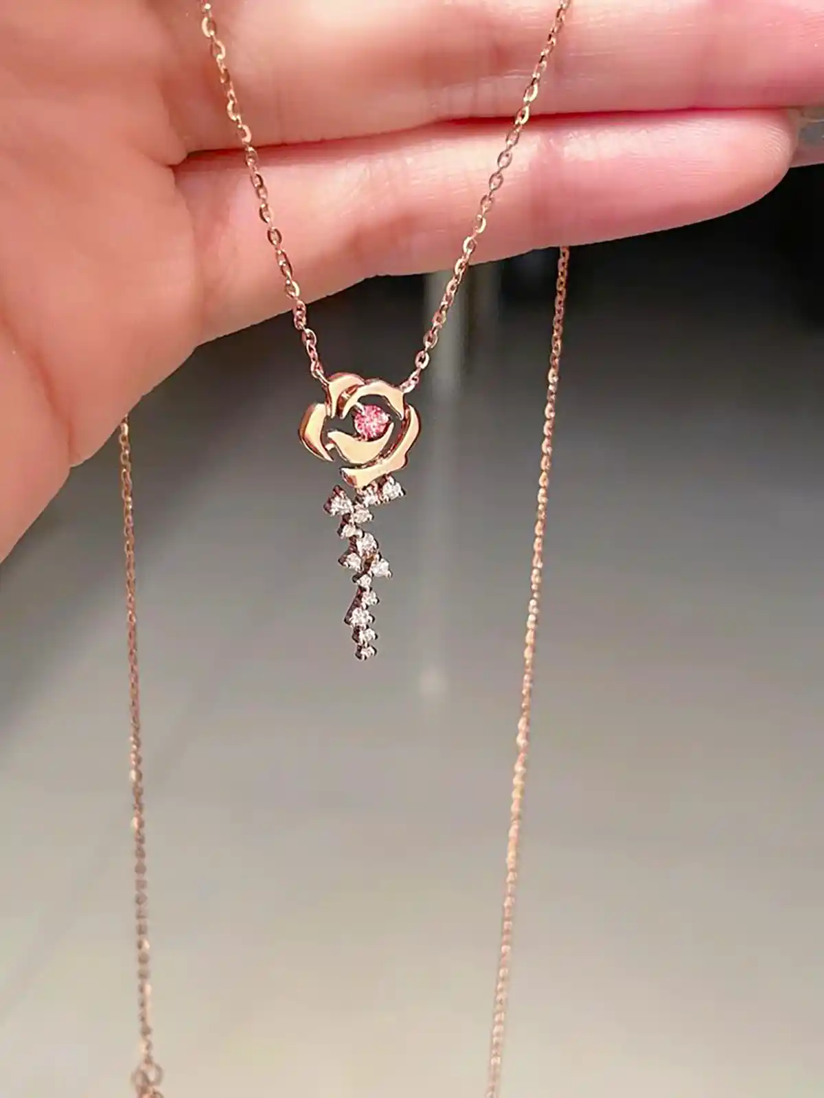 تو گردنی شیک و جذاب