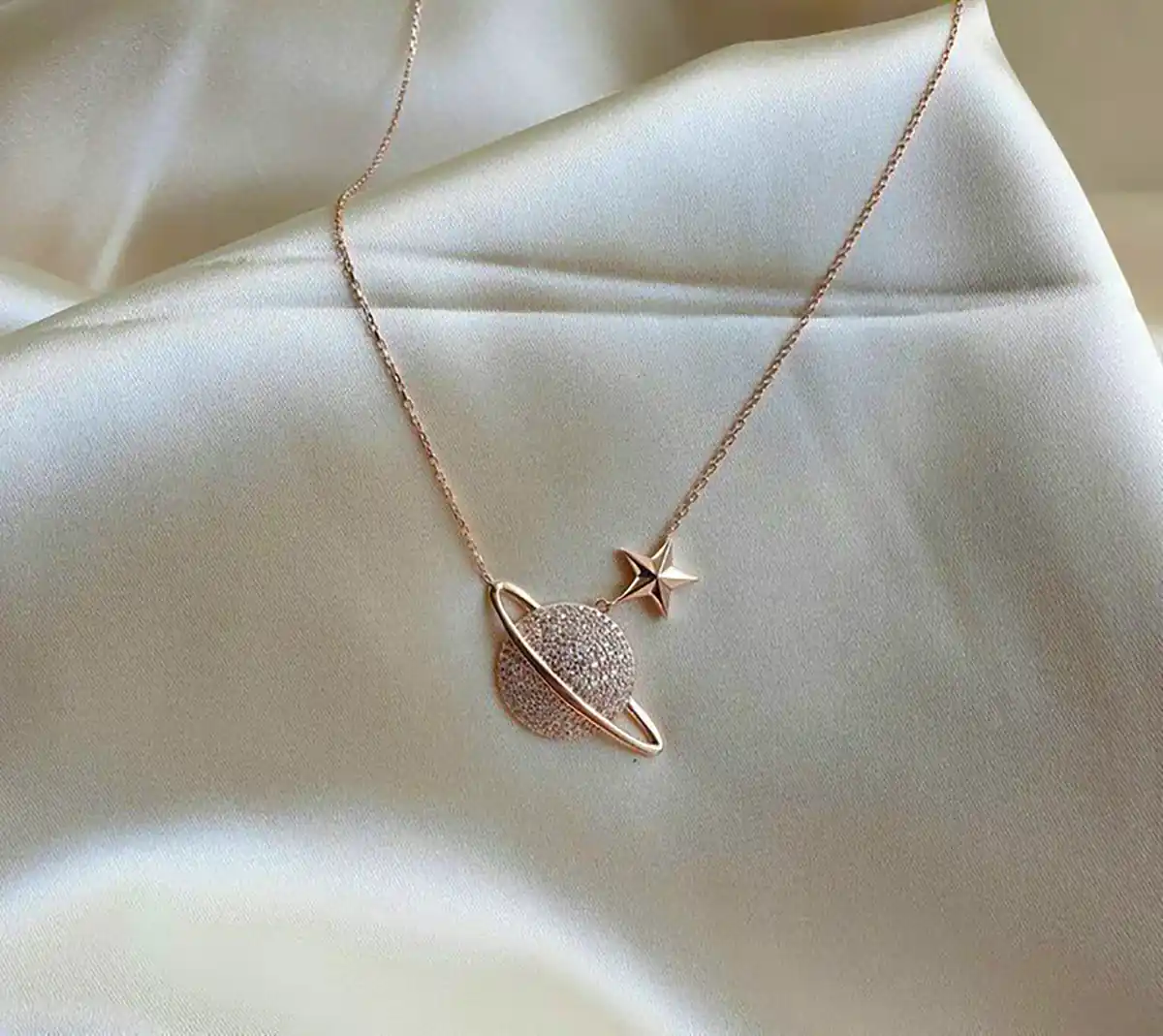 تو گردنی شیک و جذاب