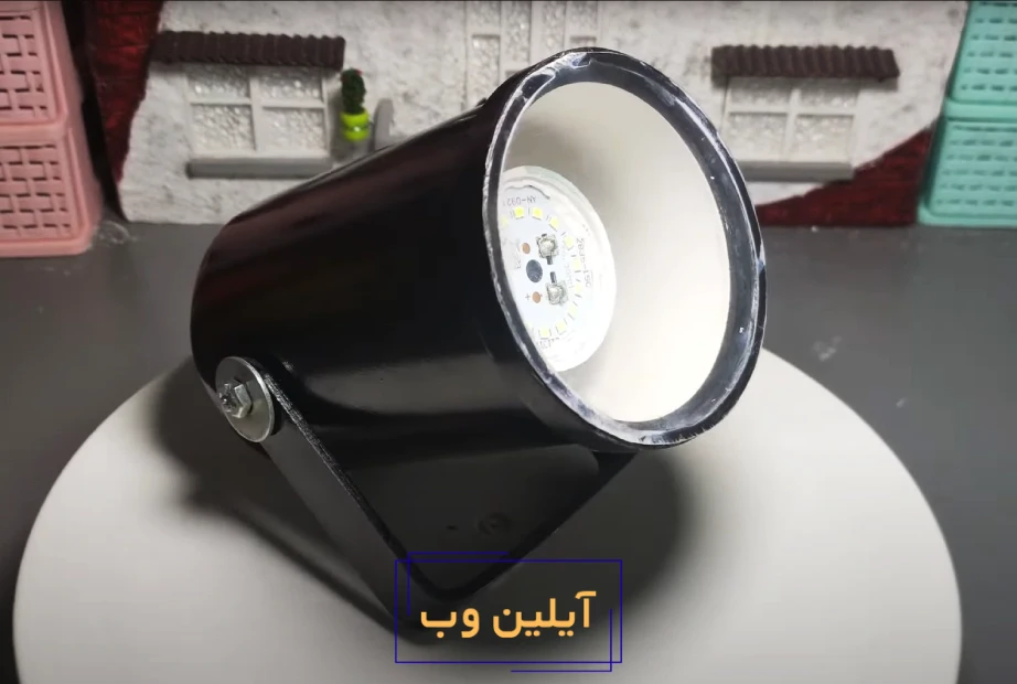 نورافکن دست ساز مشکی